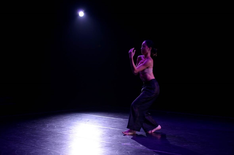 何曉玫MEIMAGE舞團主辦「2019鈕扣計畫」演出舞作：蕭潔恒《108》，由美國芝加哥Hubbard Street舞團演出